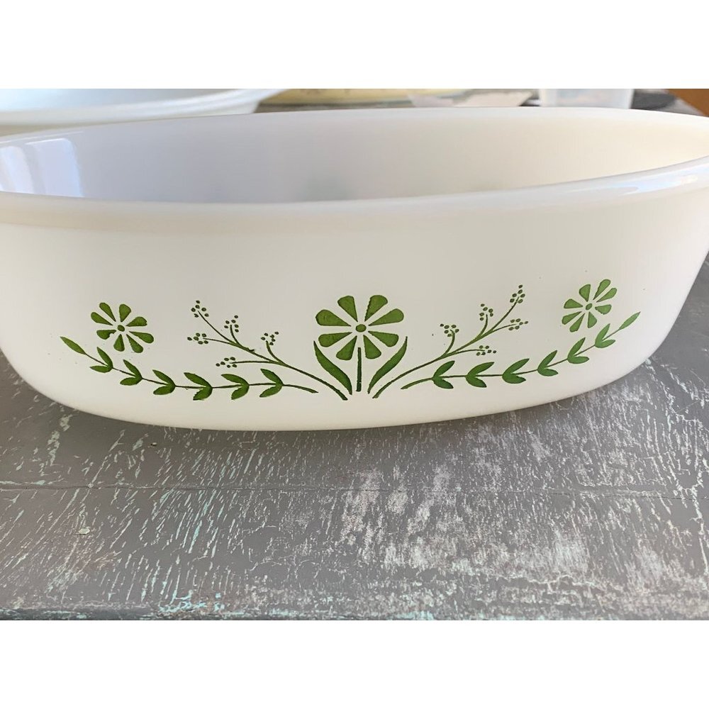 Vintage glasbake green daisy flower casserole dish - no lid - 79 - Immaculate